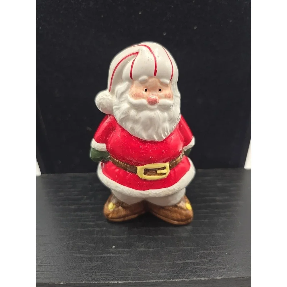 Vintage  hand painted Ceramic Santa Claus Salt  Shaker  For‎ Christmas
